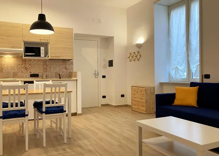 La Casa Blu Nel Cuore Storico Di Napoli