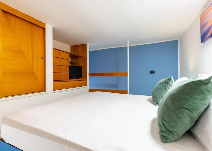 Mezzanine Studio In Mergellina By Wonderful Italy