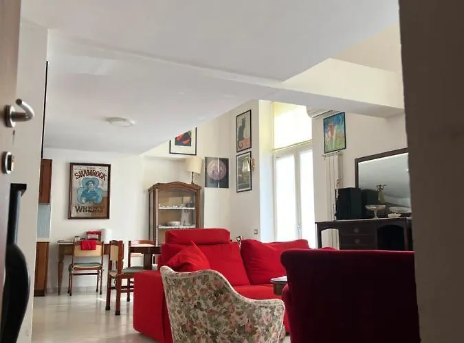 The Artist\'S Home