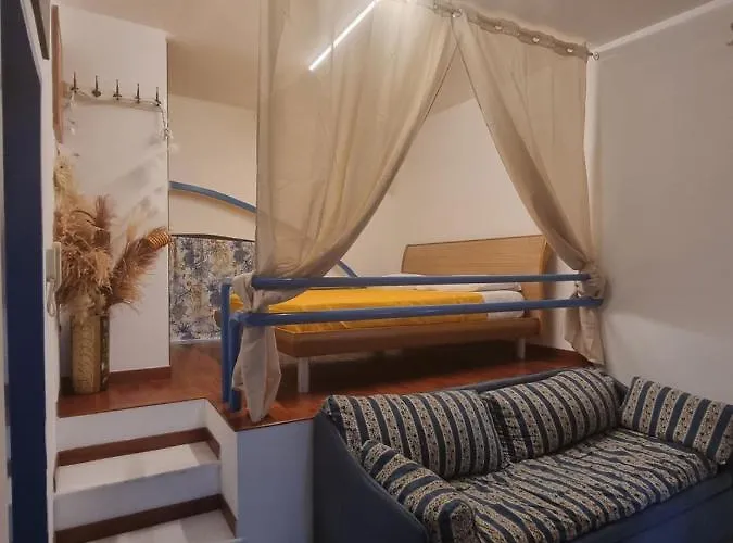 Uanema House