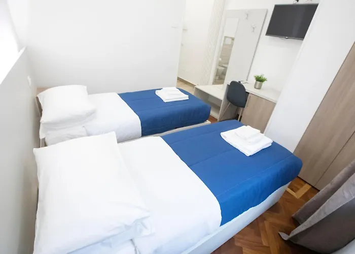 Hall Inn B&B In Naples