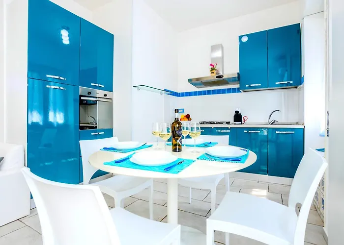 Hostly - Vittoria House - Near The Center With Private Parking