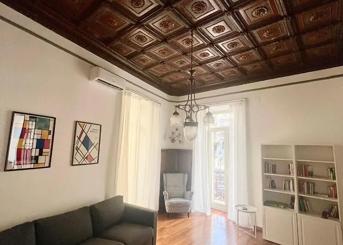 Elegant Vomero Hideaway Naples - Family Friendly