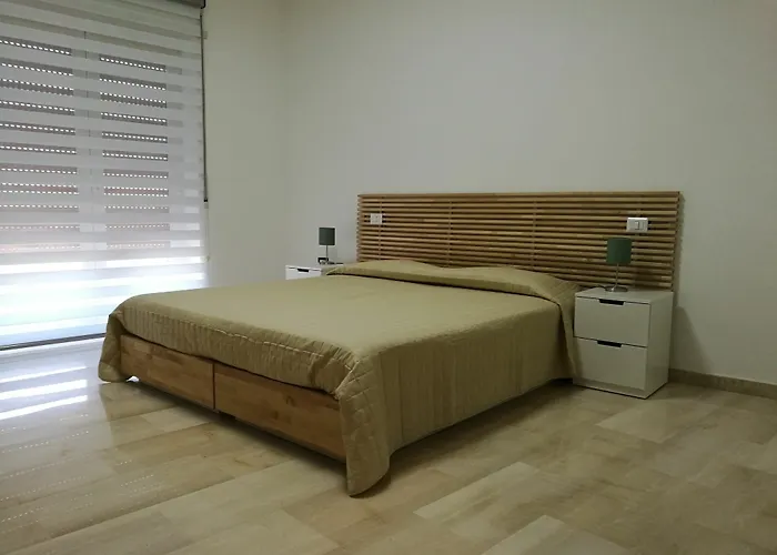 B&B \
