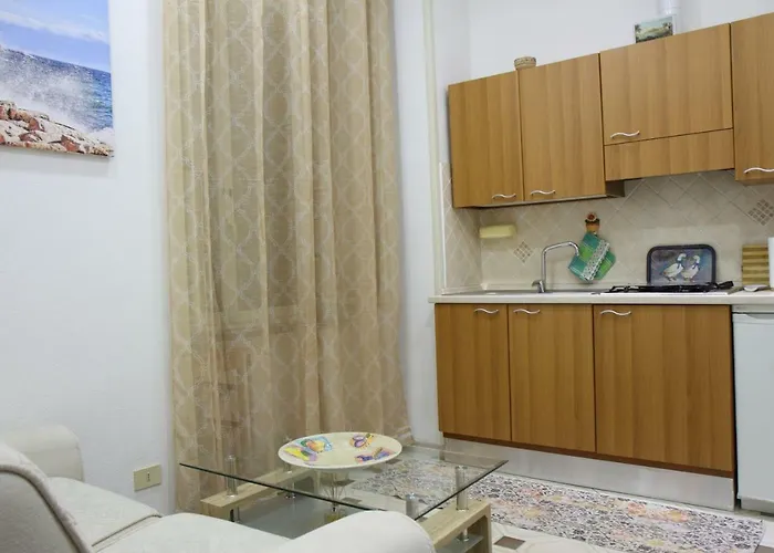 Fira\'S Home
