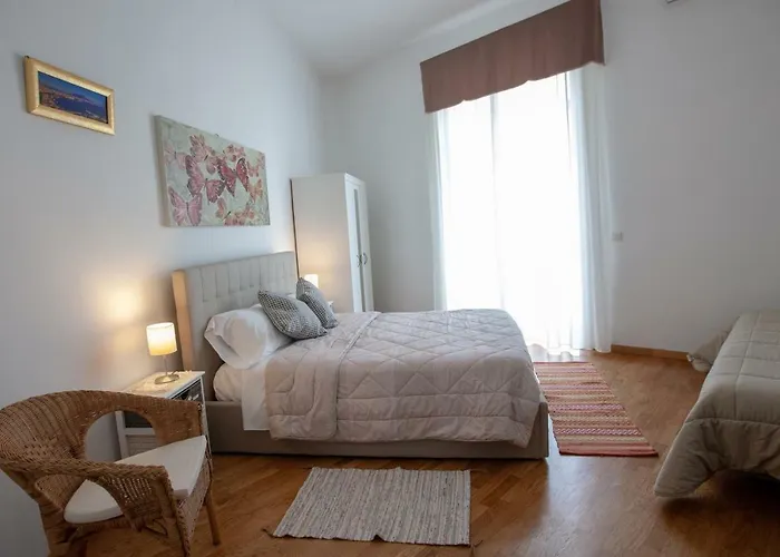 Garibaldi House Apartment