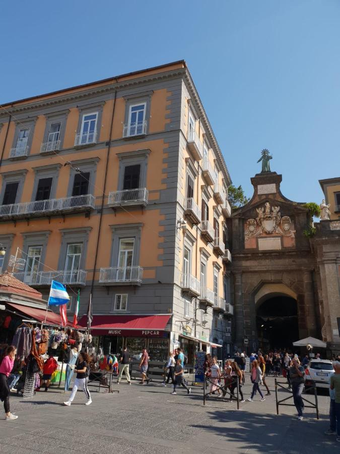 Apartment Piazza Dante 22