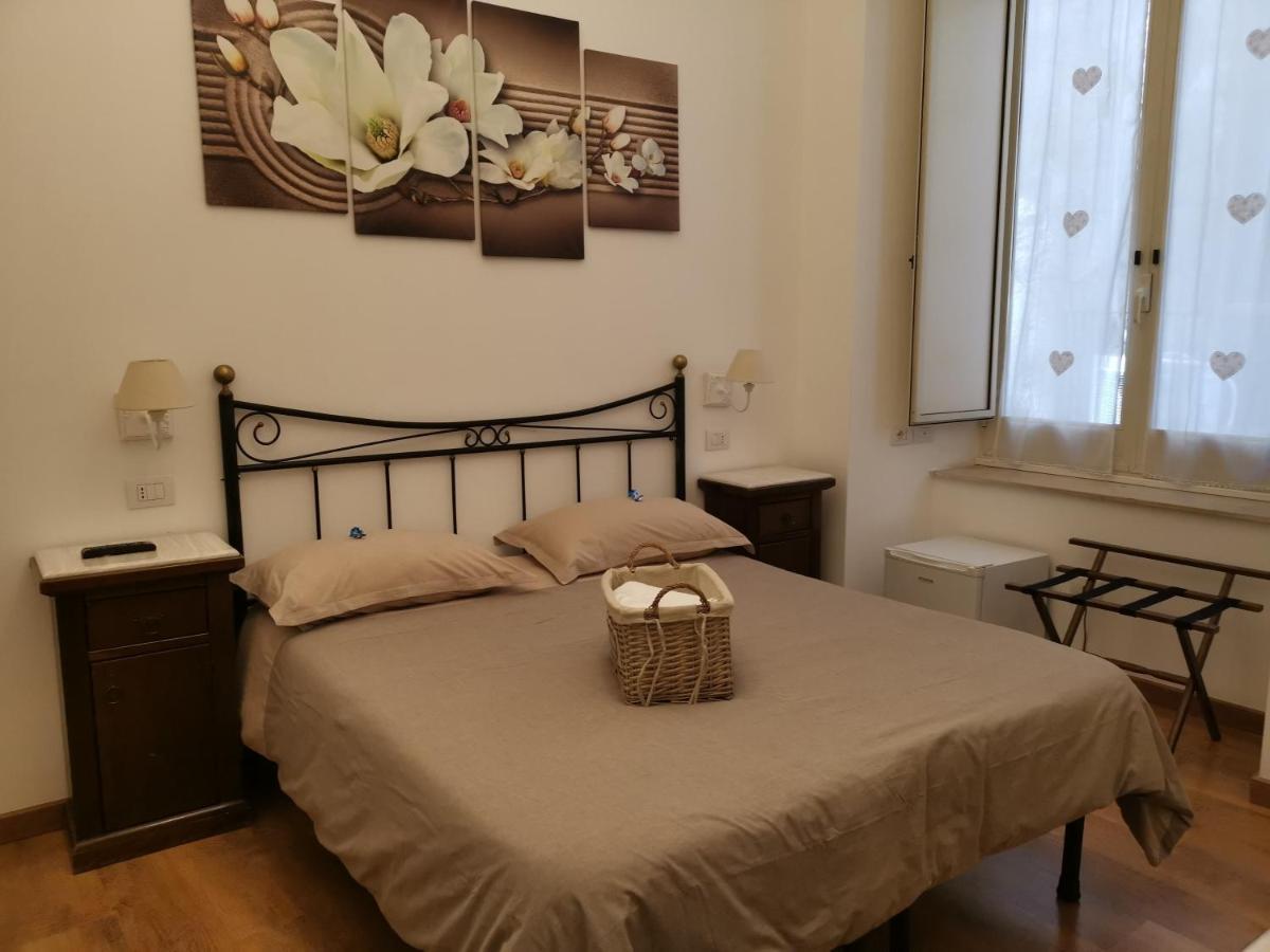 Pietrasanta Lt Naples