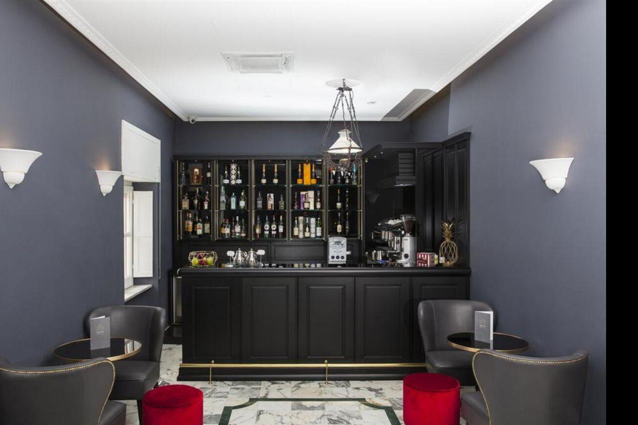 Boutique Metro 900 4* Naples