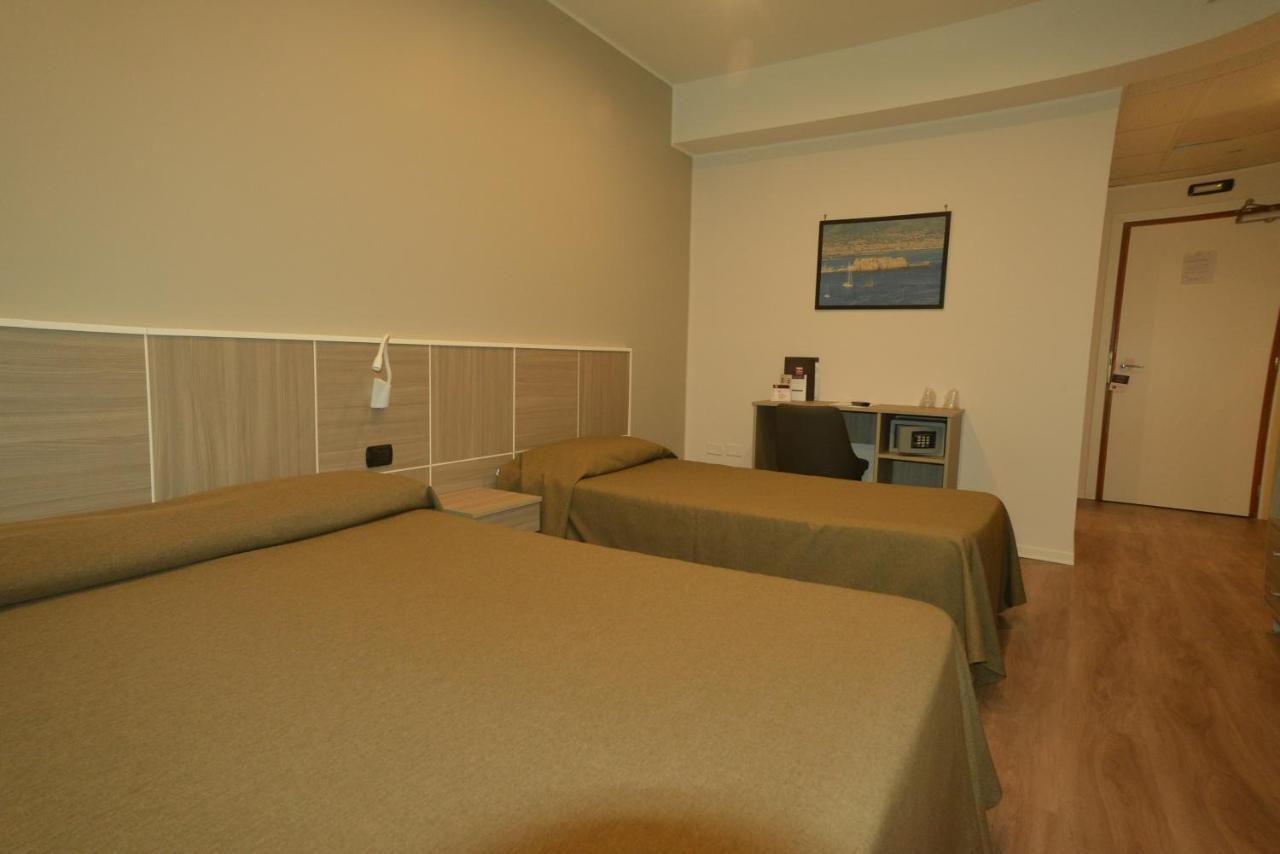 Tiempo Naples