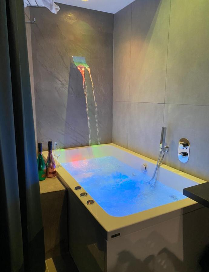 Bed & Breakfast Twice - Duomo Naples
