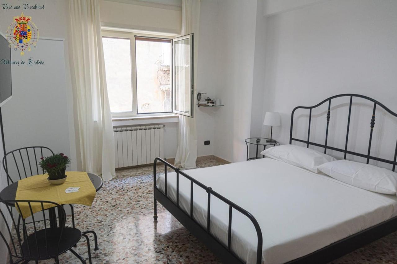Alvarez De Toledo Bed & Breakfast Naples
