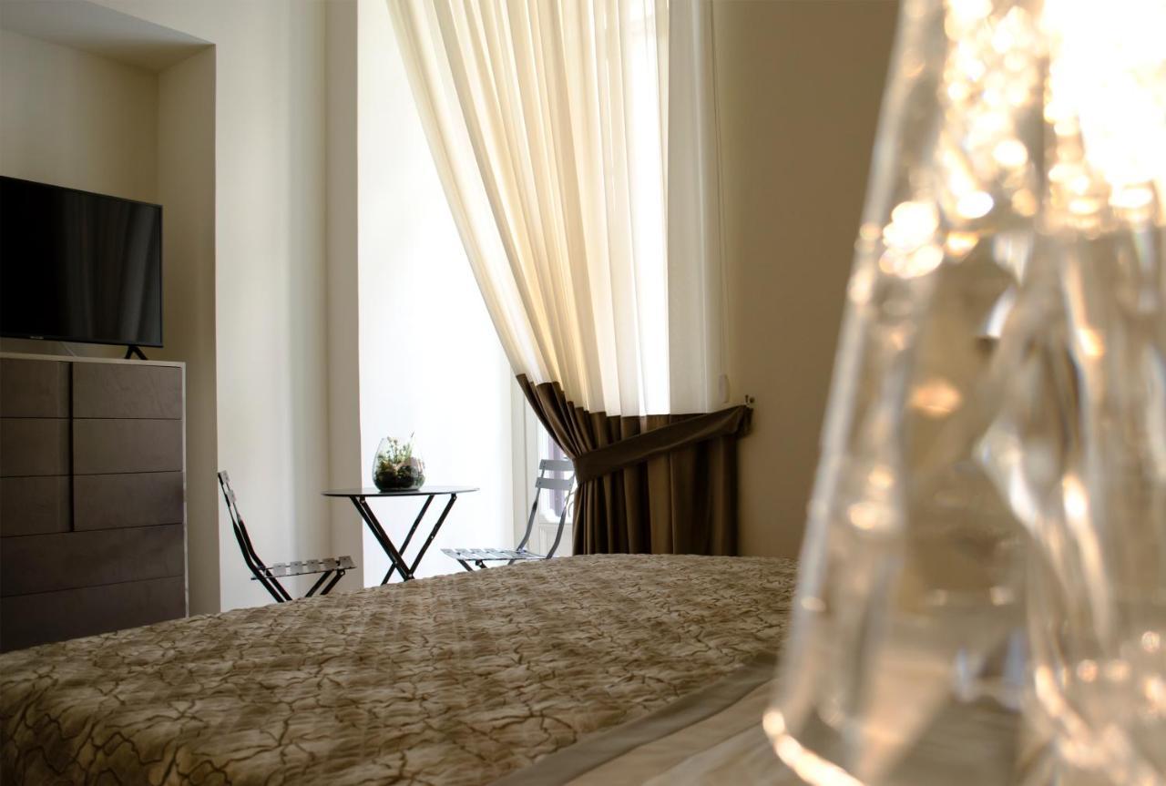 Fafgrandsuitenapoli * Naples