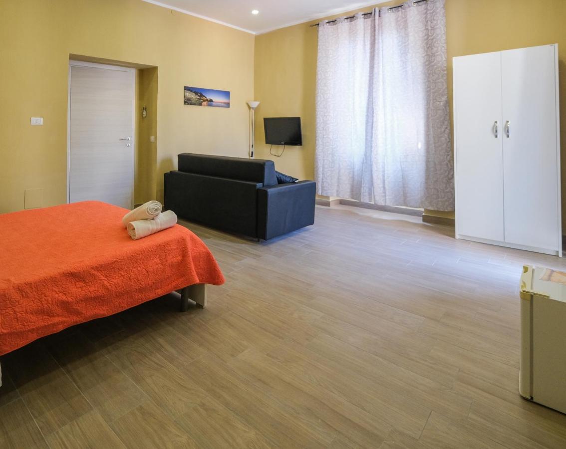 Royal Dante Bed & Breakfast *