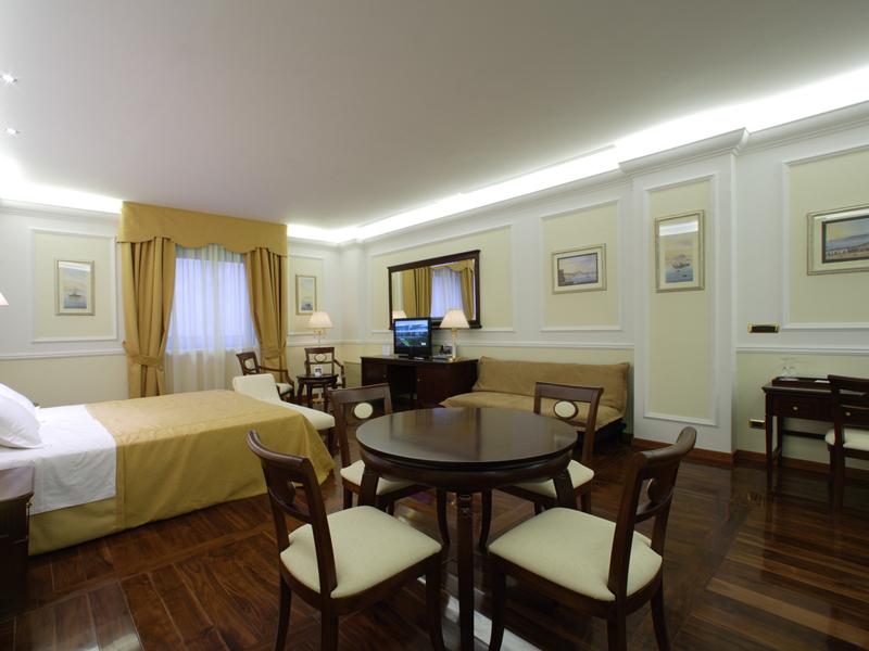 Tiberio Palace 4* Naples