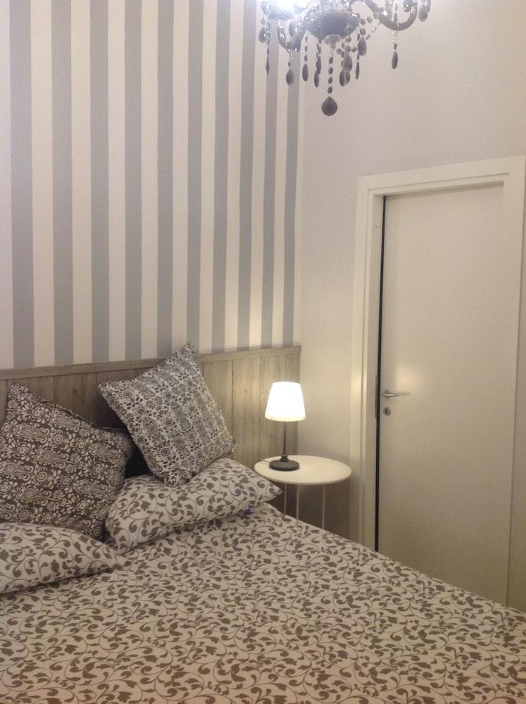 Bed & Breakfast Dei Decumani 3*