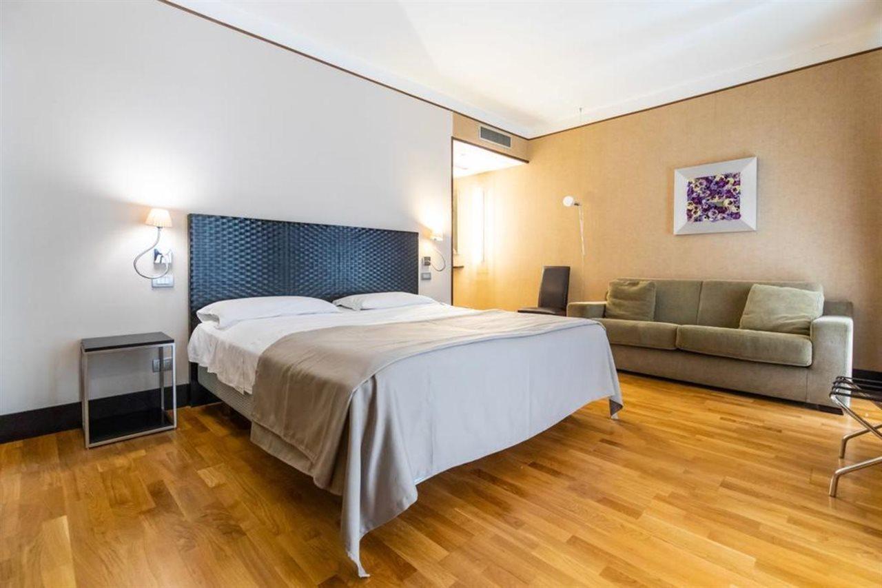 Mh Design Naples