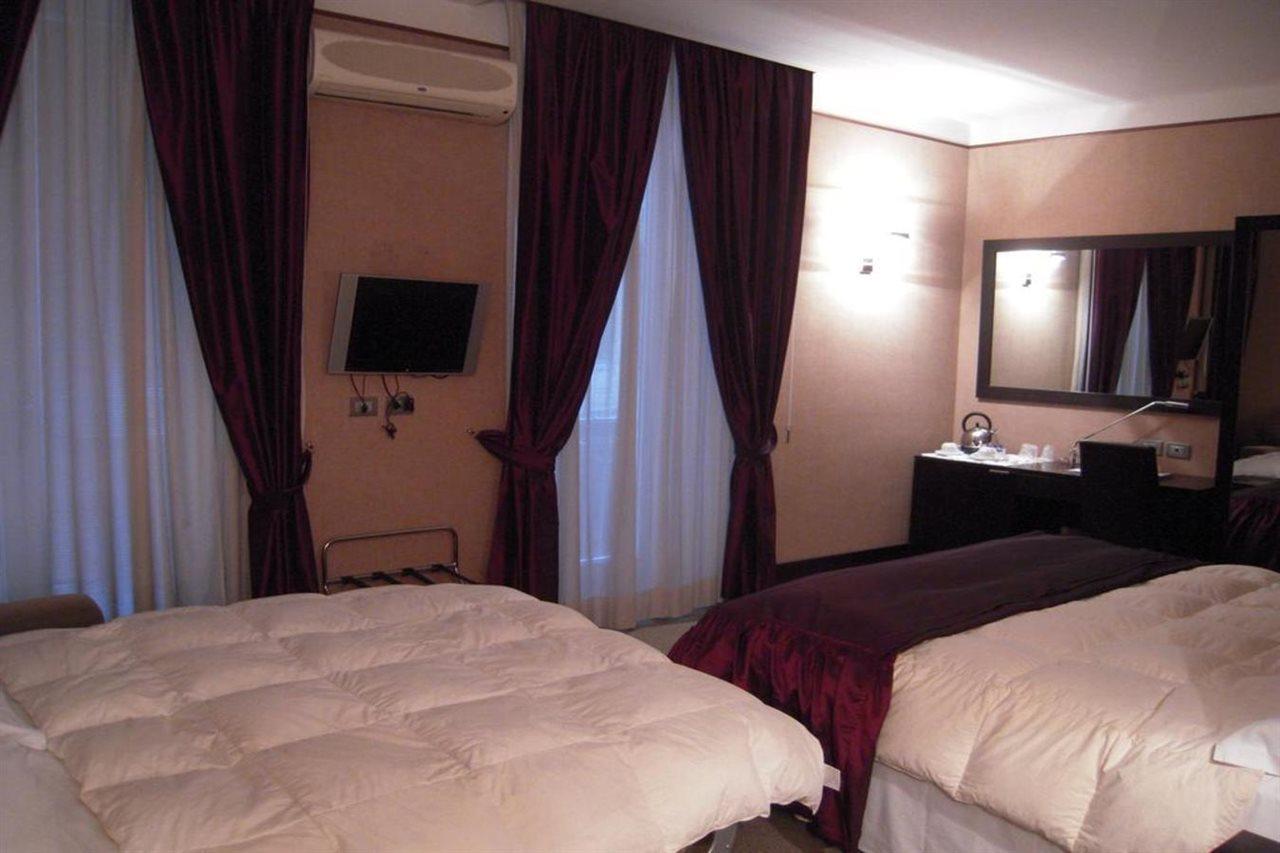 Mh Design Naples