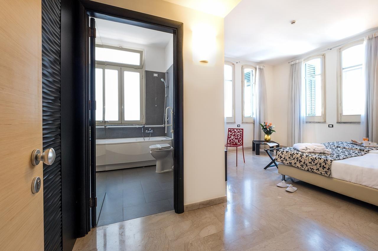 Garibaldi 3* Naples