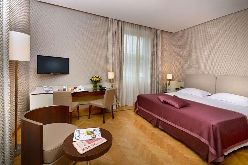 Palazzo Esedra Hotel
