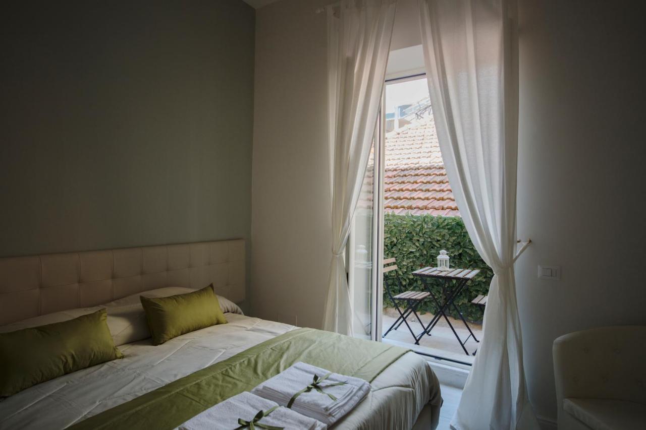 Prisca Naples