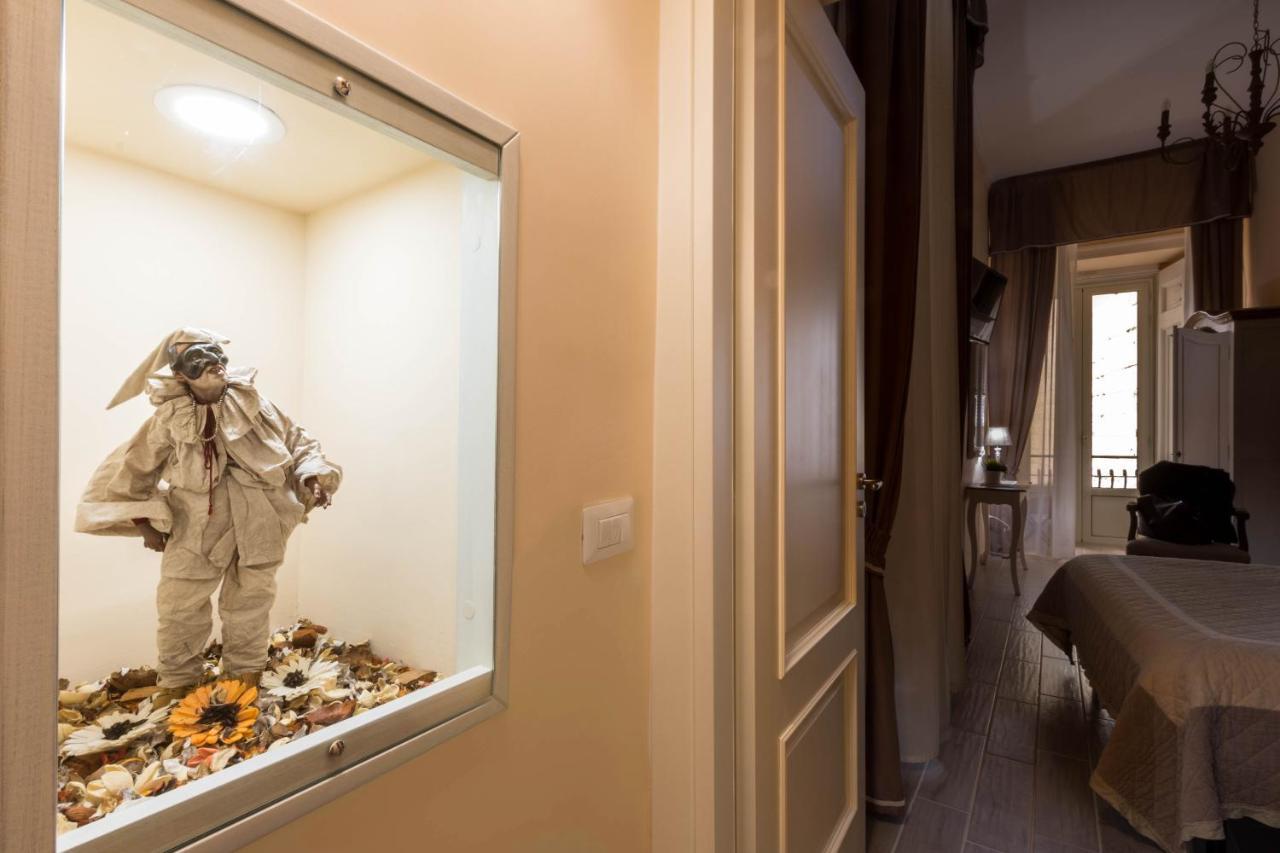 In San Domenico Maggiore 3 Bed & Breakfast