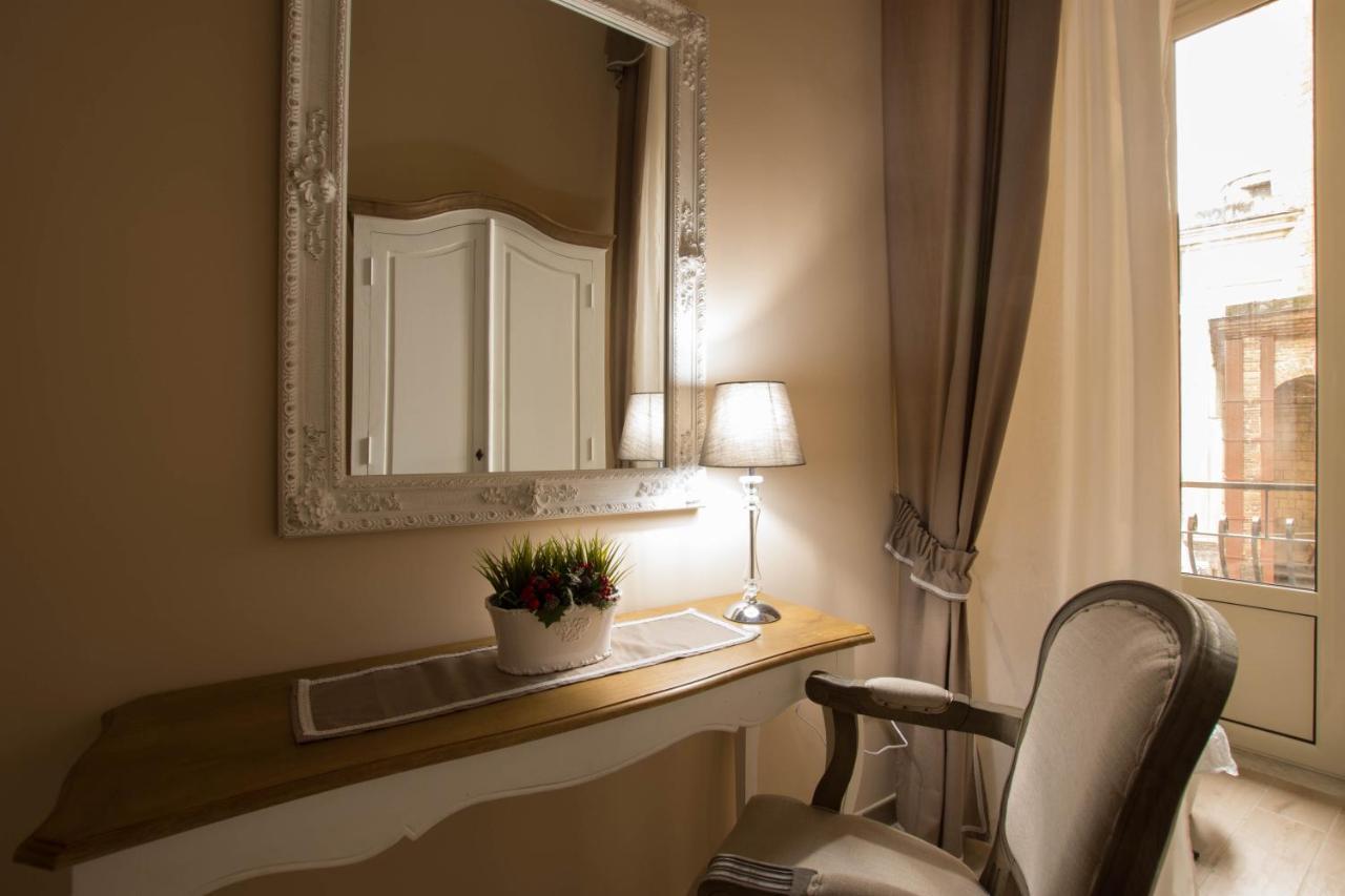 Bed & Breakfast In San Domenico Maggiore 3