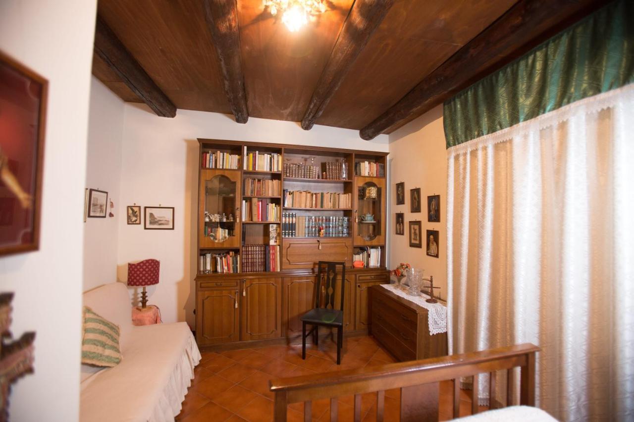 Bed & Breakfast La Via Dei Presepi Naples