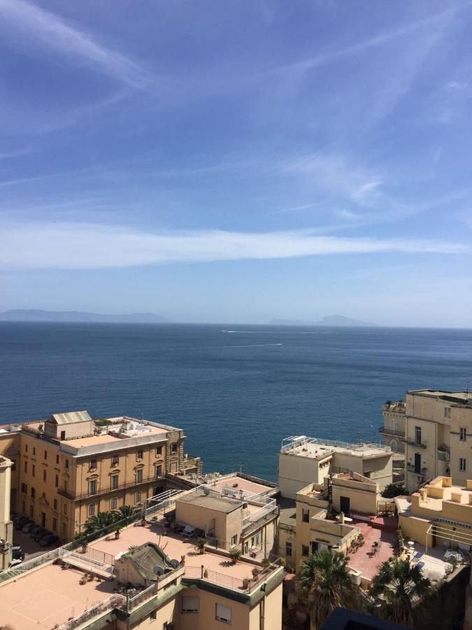 Lux Naples