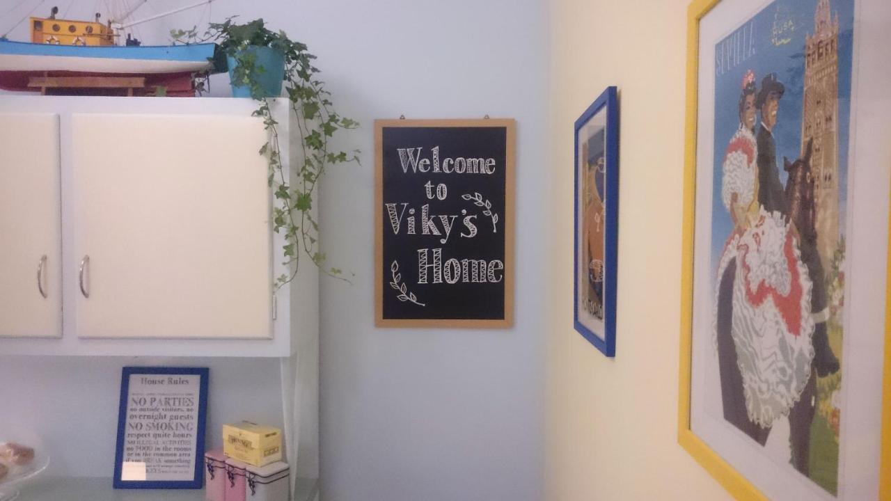 Viky's