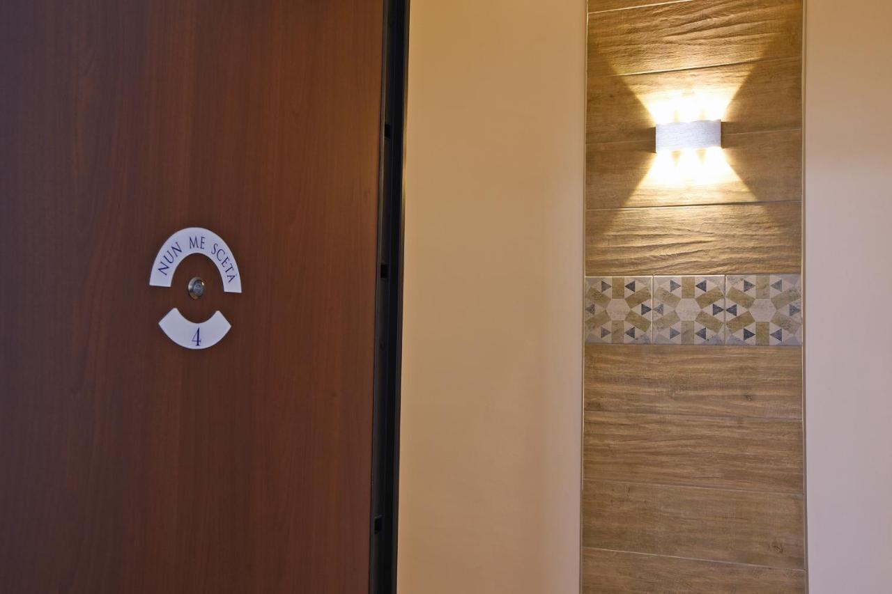 Bed & Breakfast La Dimora Luca Giordano *