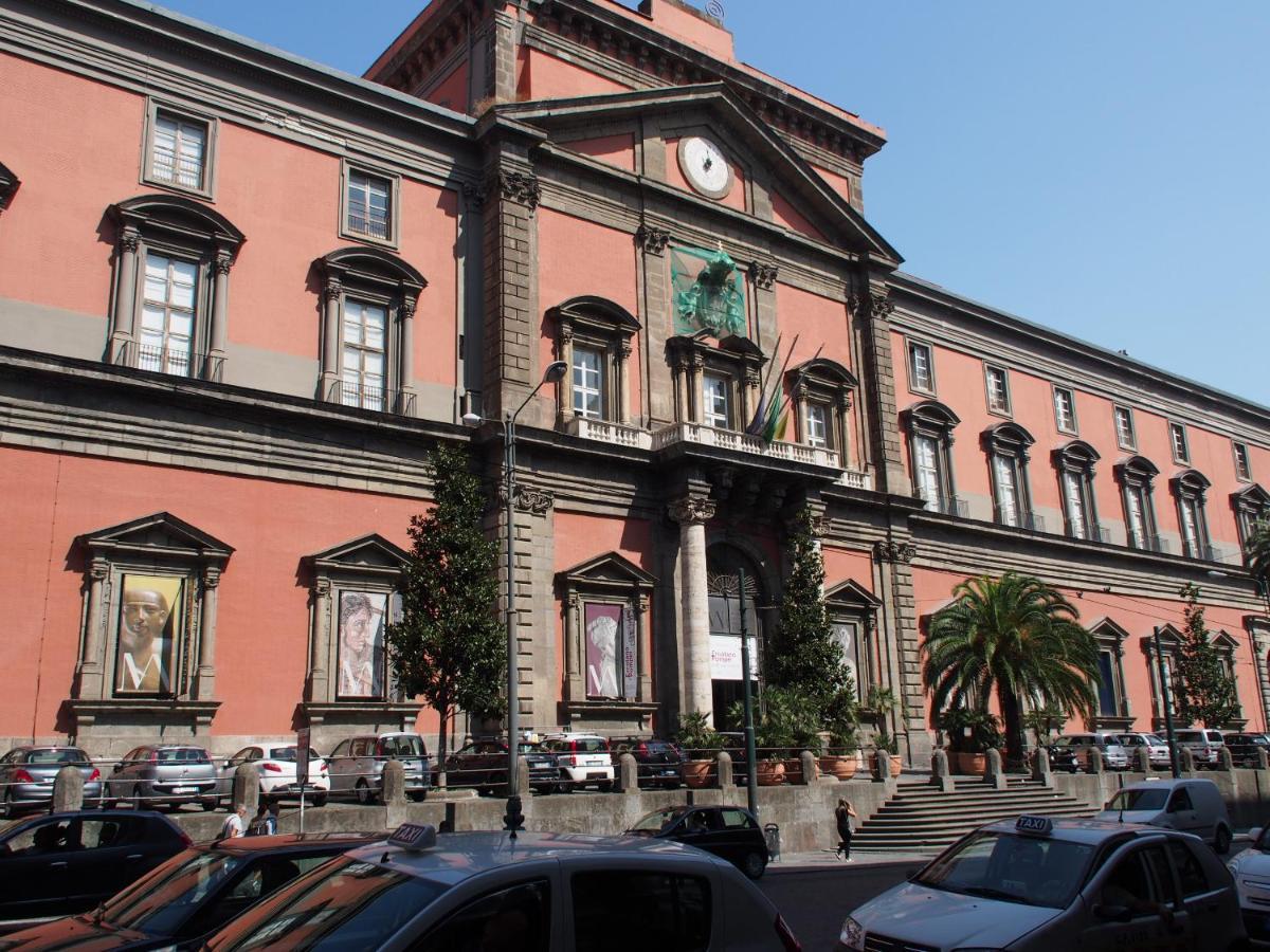 Bella * Naples