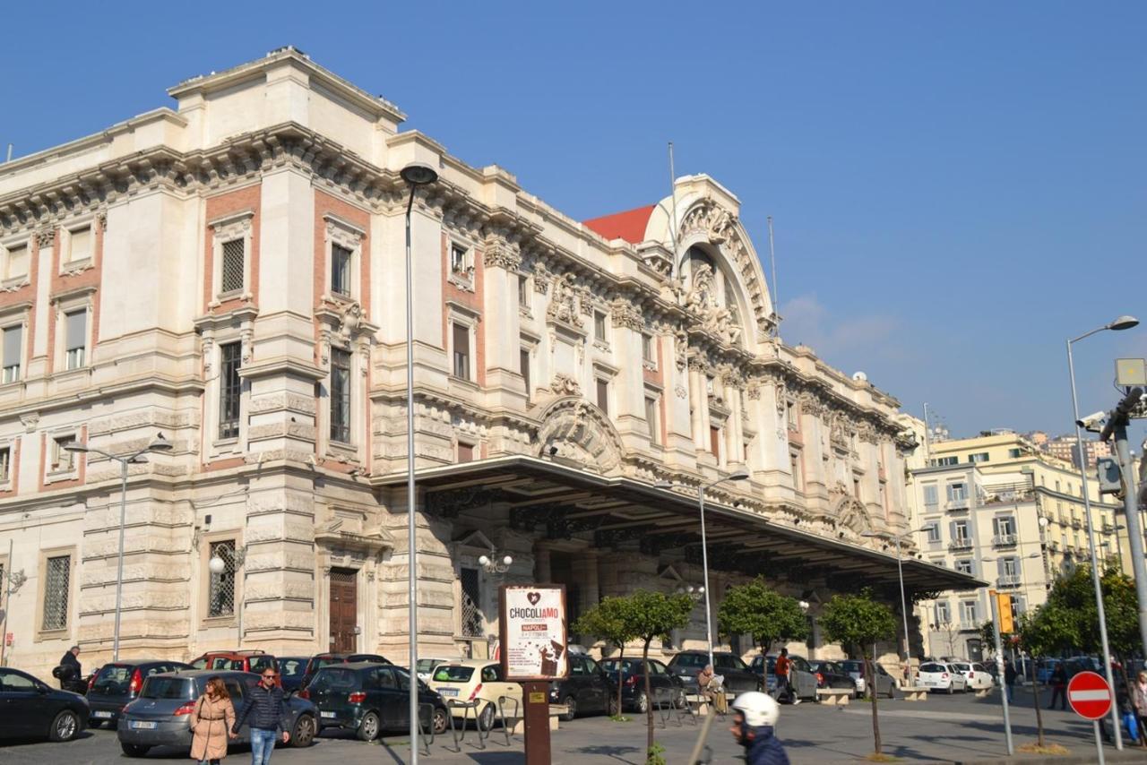 Bed & Breakfast 2 Passi A Naples