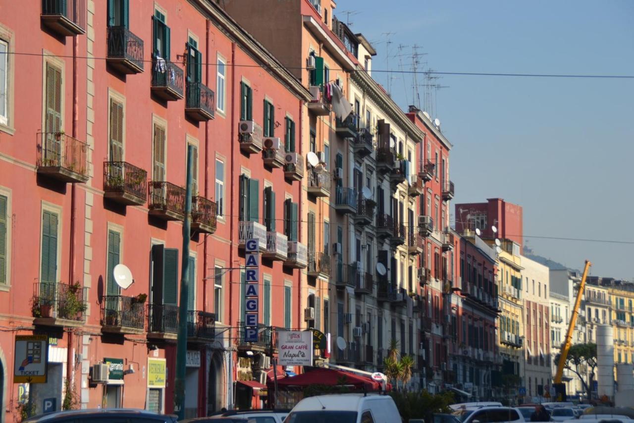 Bed & Breakfast 2 Passi A Naples