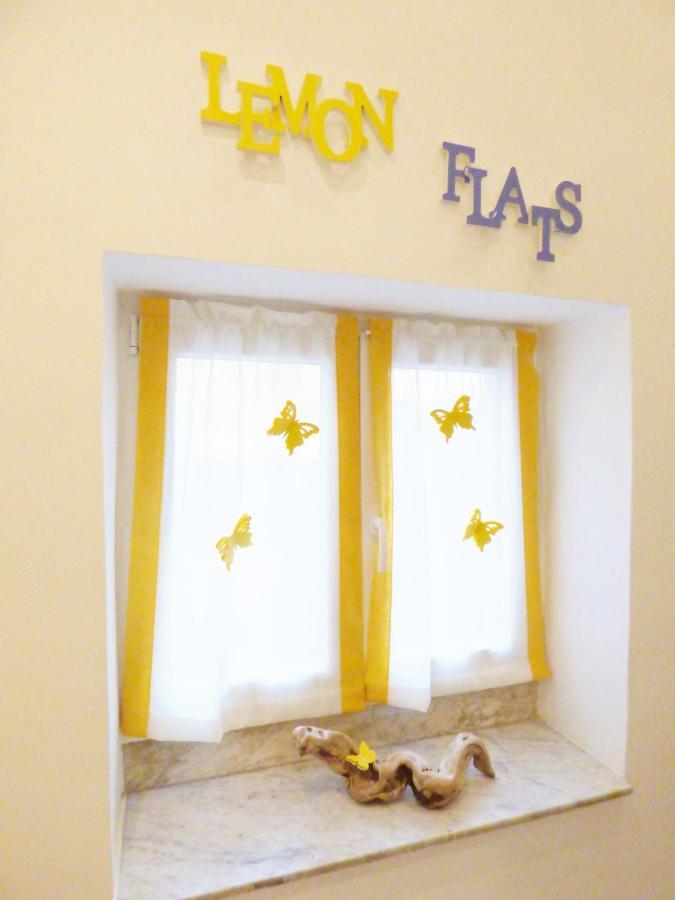 Bed & Breakfast Lemon Flats *