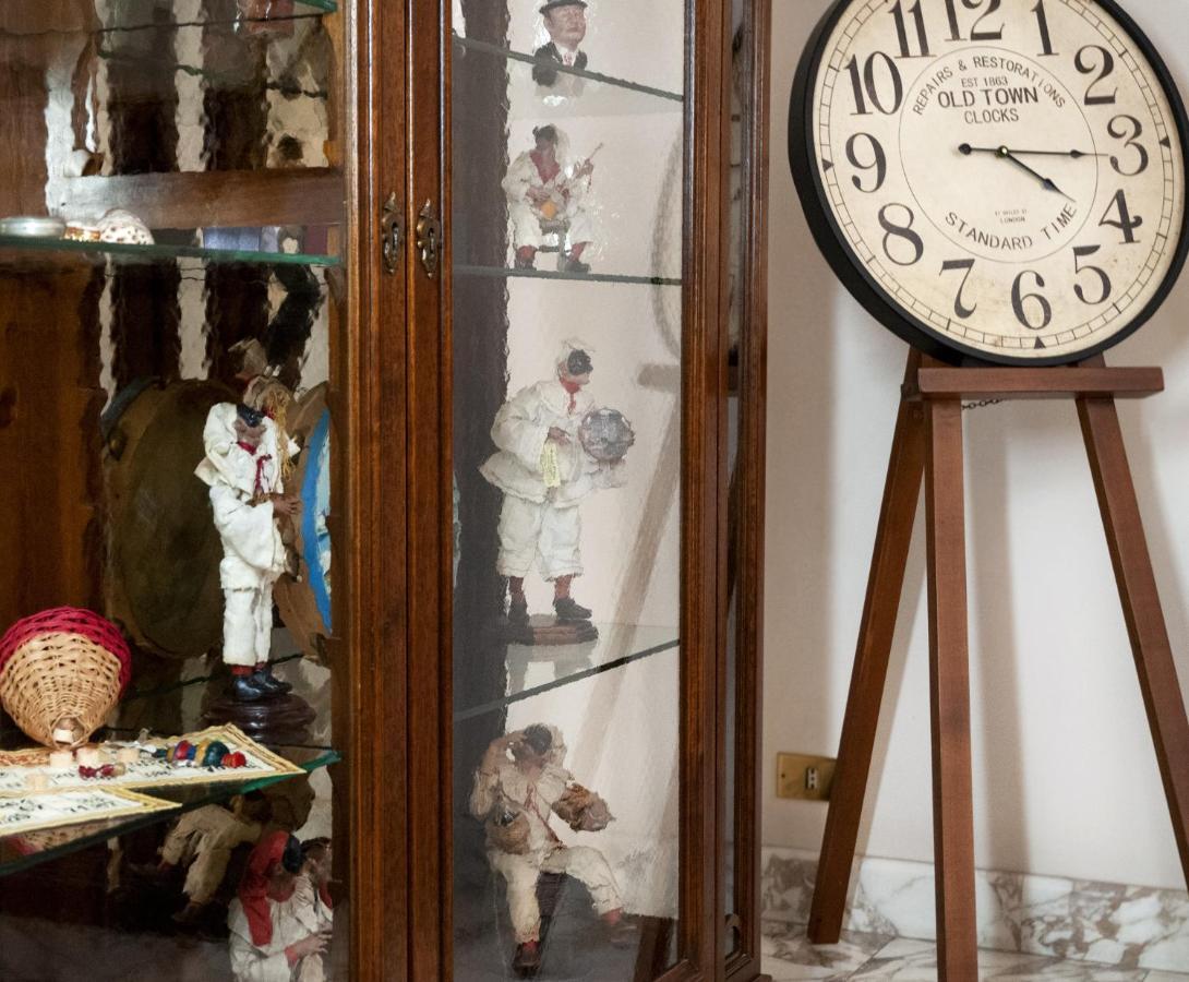 Bed & Breakfast Artis Domus Naples