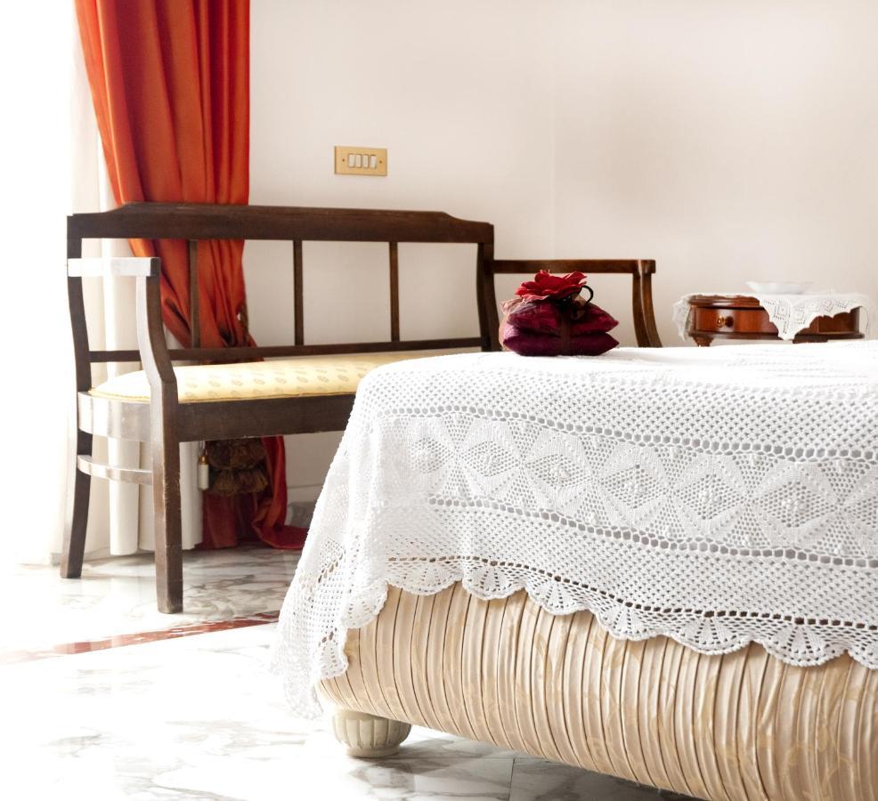 Bed & Breakfast Artis Domus Naples