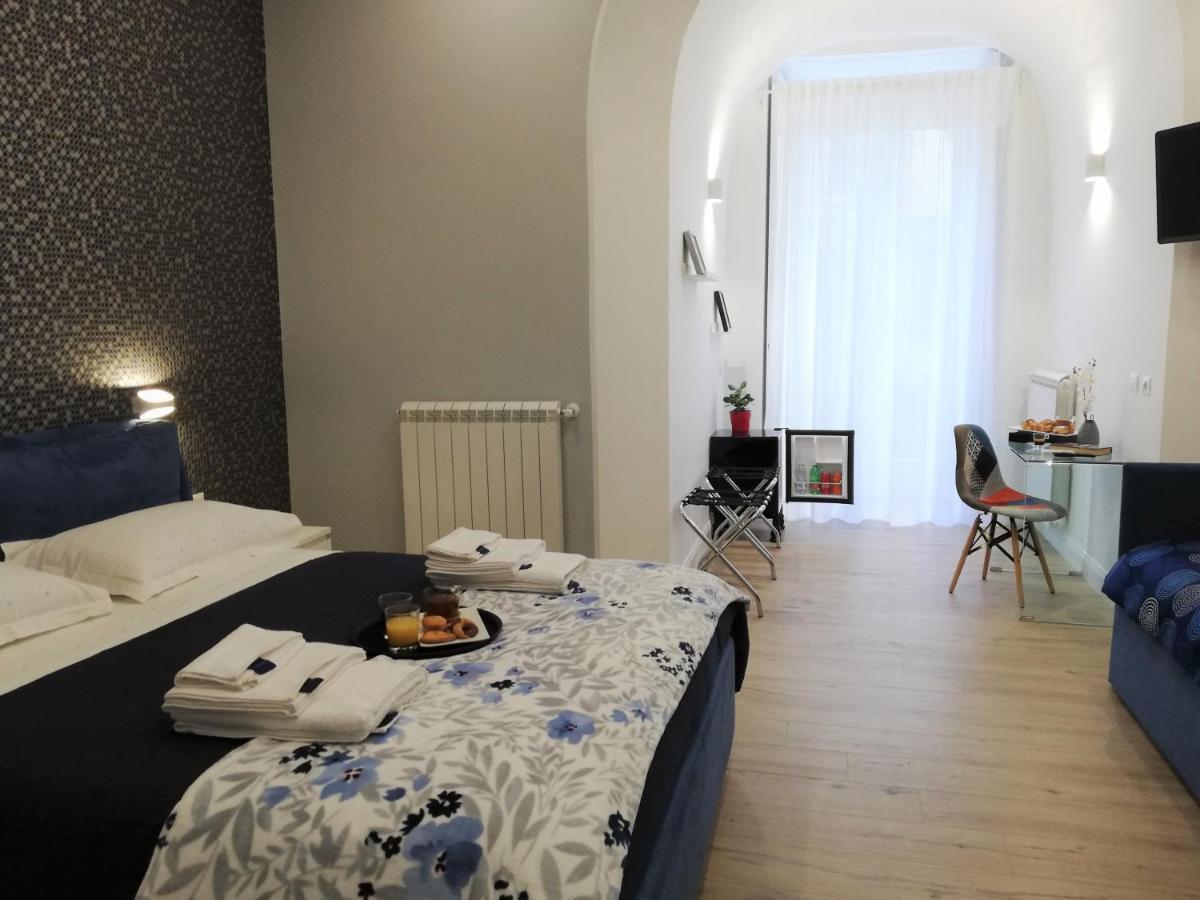 Porta San Gennaro Bed & Breakfast 2*