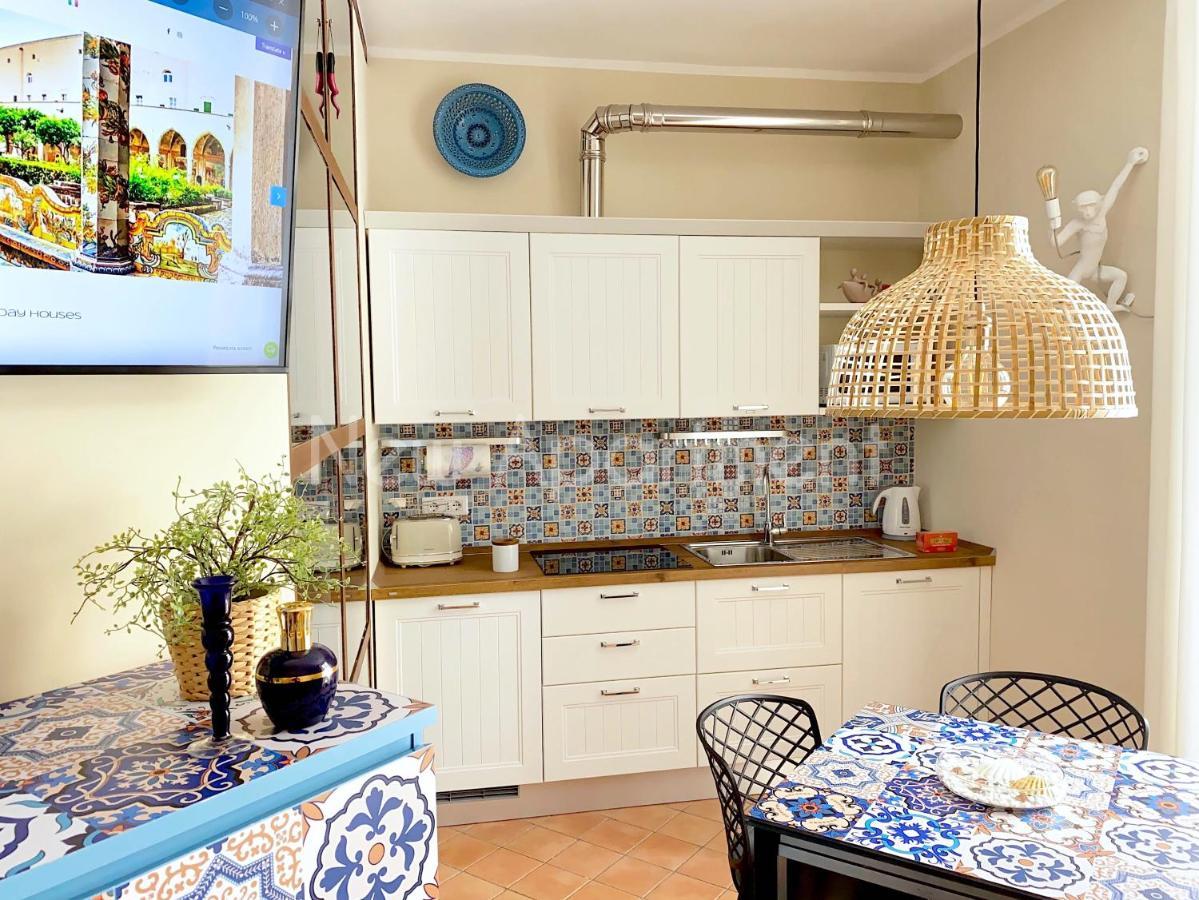 Caprese Experience - Light Blu - Dante * Naples