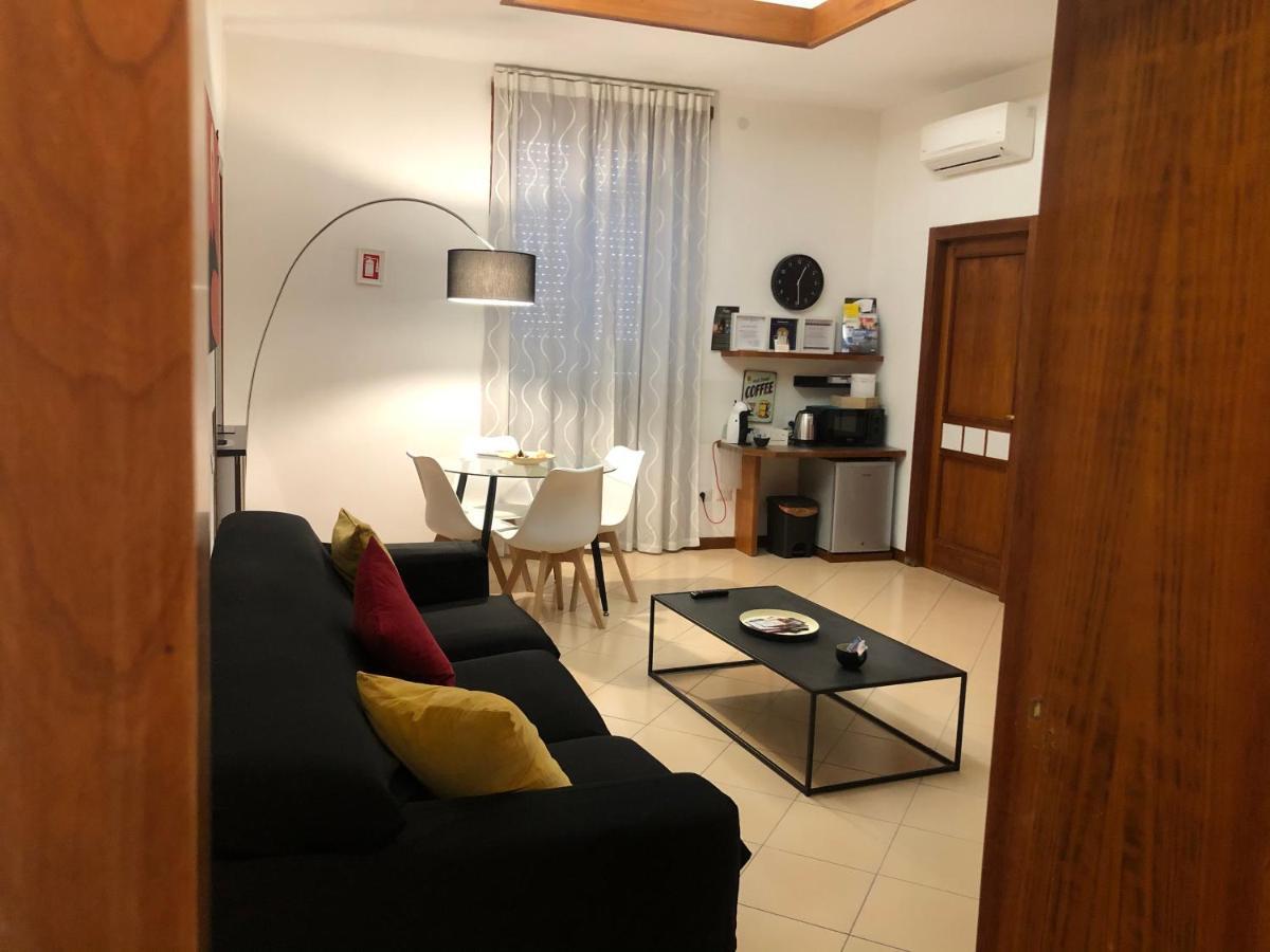 Holiday home Casa Chiara Italia Classic Free Parking Naples