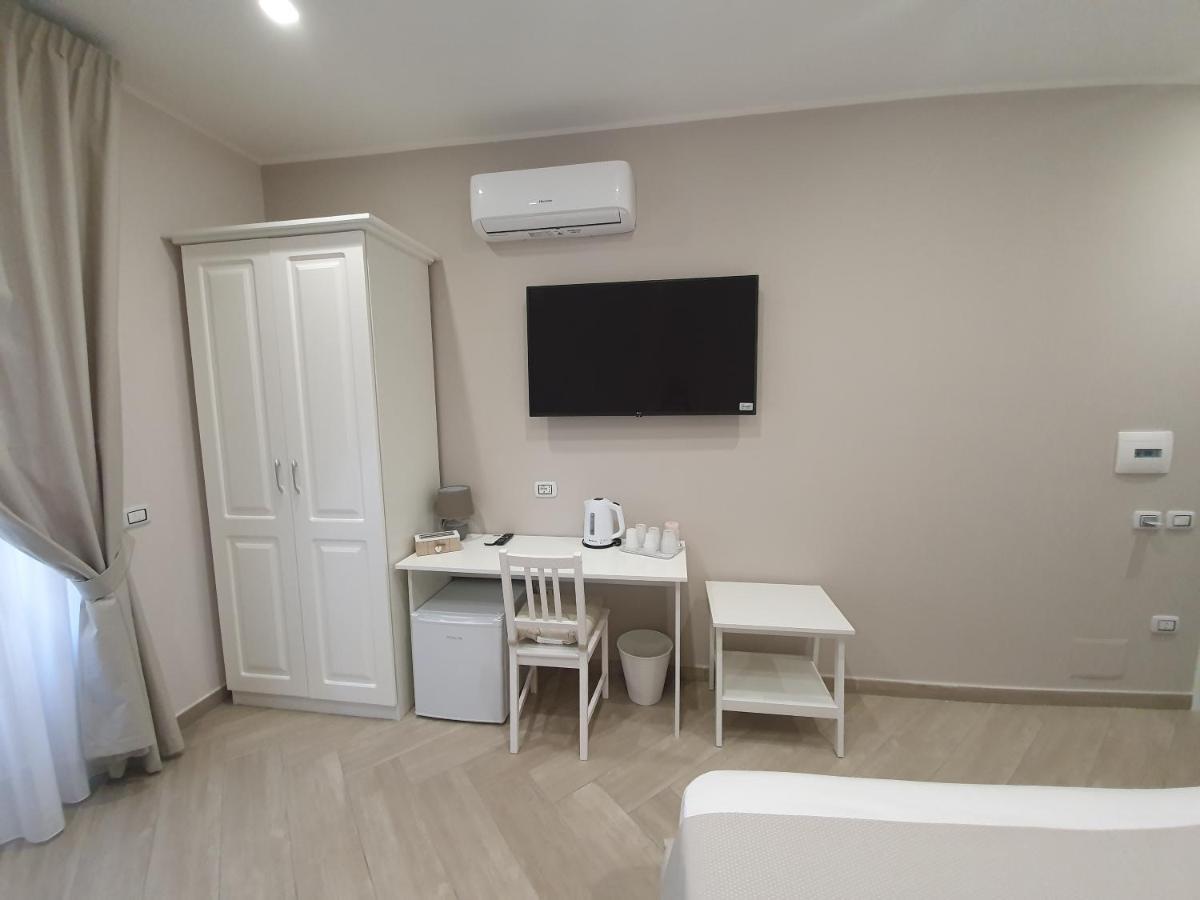Dimora Costantino Bed & Breakfast Naples