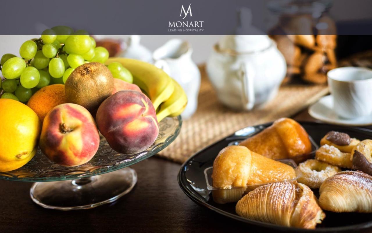 Bed & Breakfast Monart Hospitality Cavour 2*