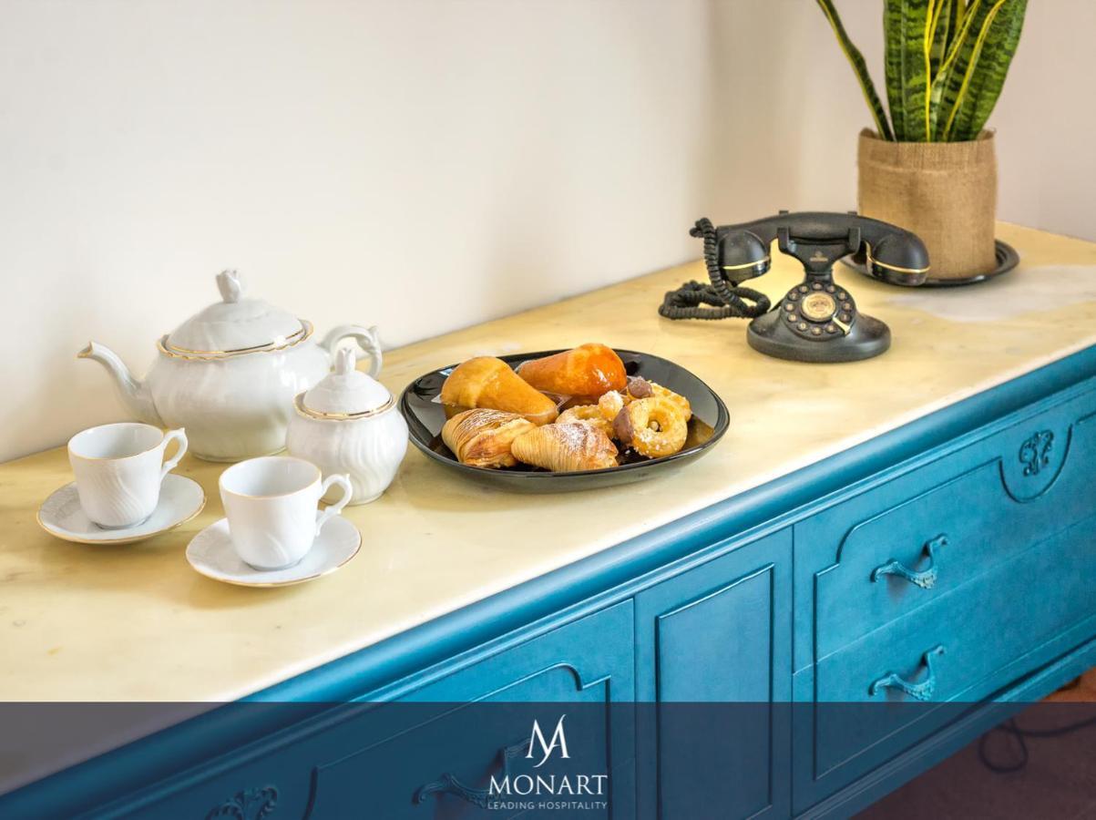 Bed & Breakfast Monart Hospitality Cavour 2*