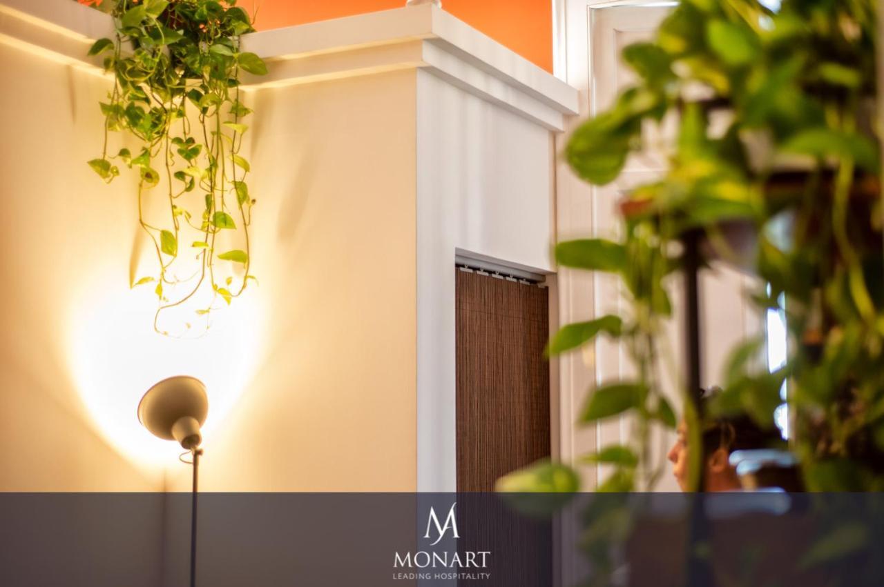 Monart Hospitality Cavour Bed & Breakfast 2*