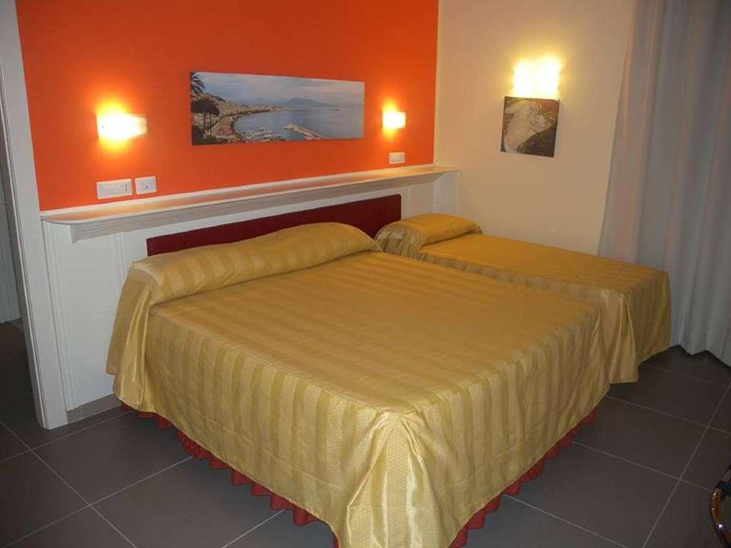 Capodichino International 4*