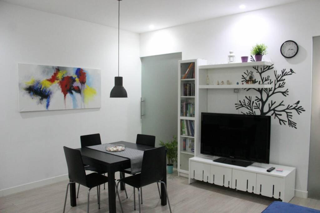 The White Side Apartment