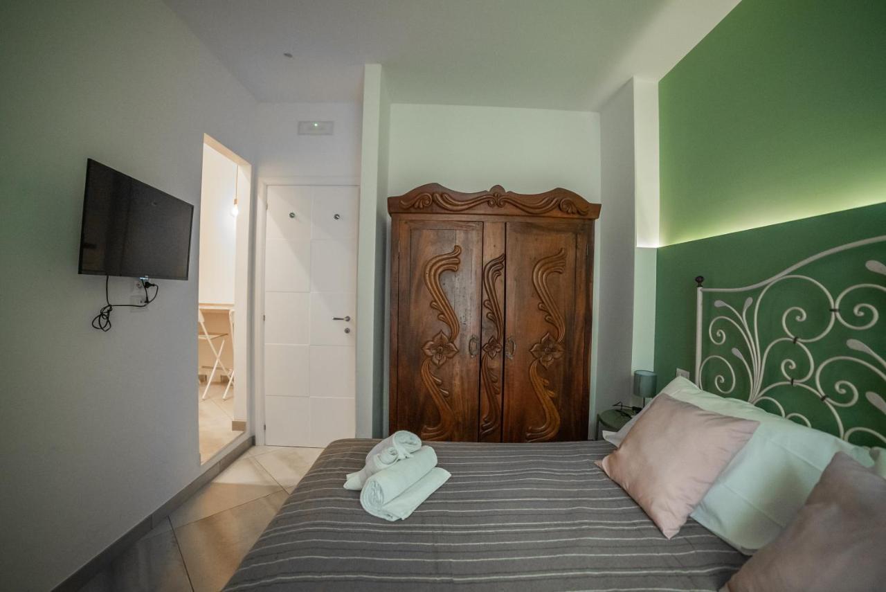 Alice In Wonderland Apartment Naples