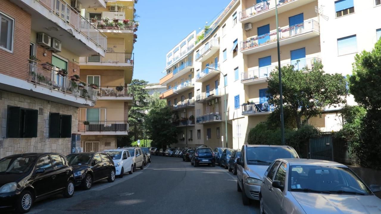 Apartment Pretty Panoramic - Half Way Center-vomero District Naples