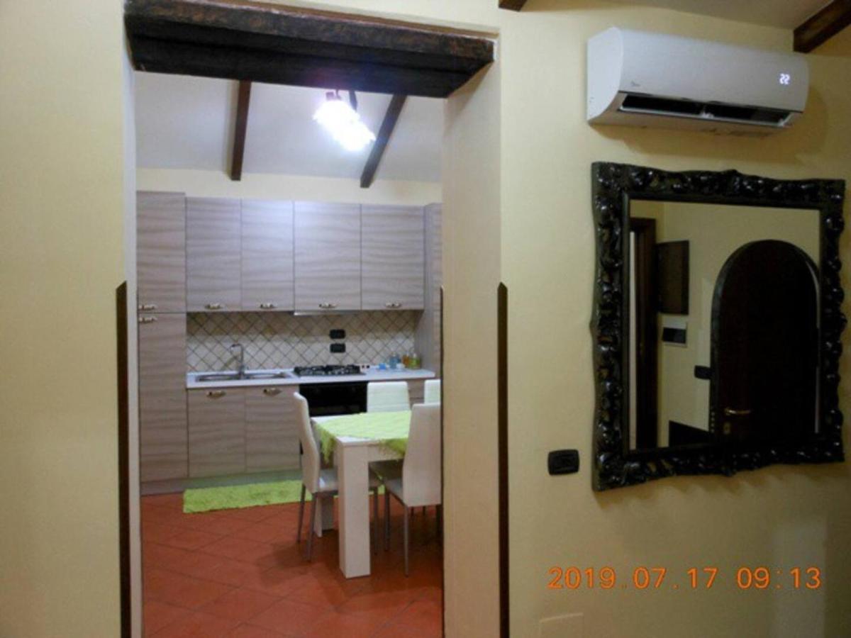 In Love: Vicoletto Dei Presepi Apartment Naples
