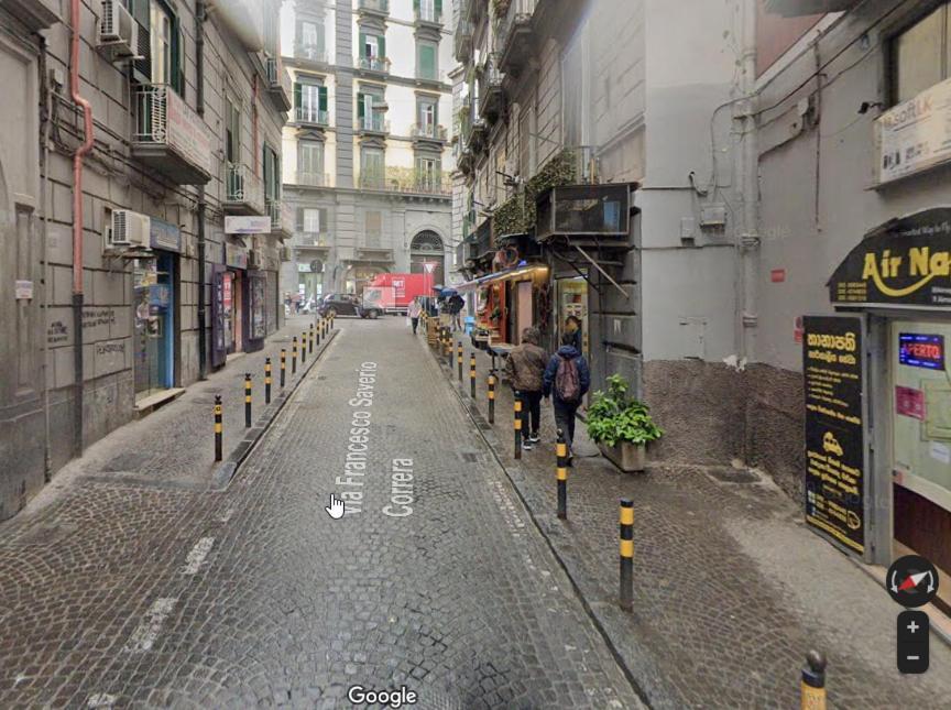 Essenza Di *